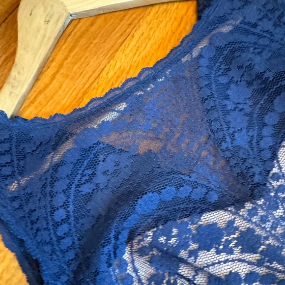 Navy Lace Shift Dress - Picture 3 of 5